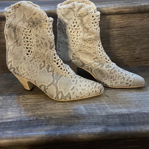 El Vaquero snake print ankle boot - Picture 2 of 4